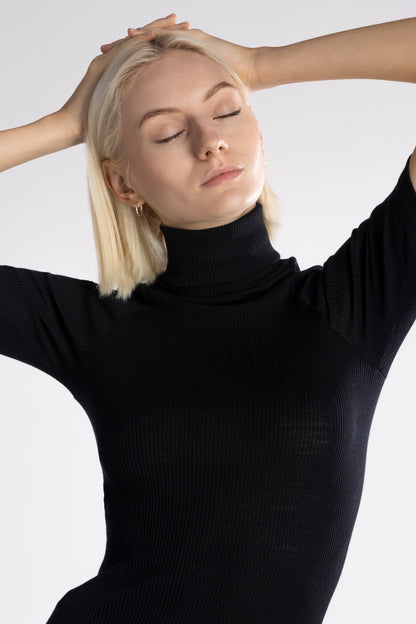Oscalito ull og silke polo kort erm ribbestrikk sort