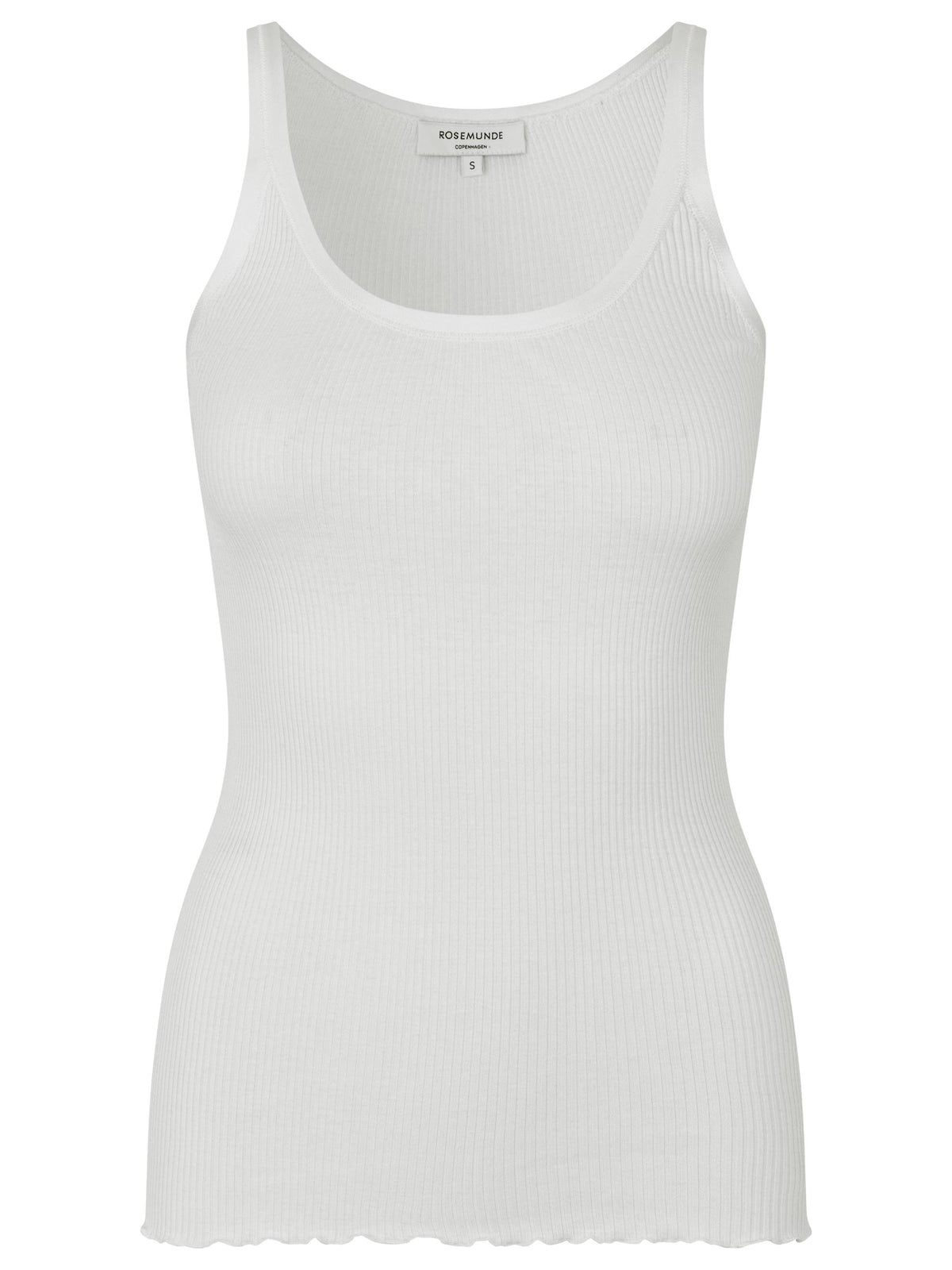 Rosemunde Belle singlet i silke og bomull i new white – lett og luksuriøs undertøystopp for kvinner