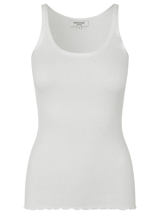 Rosemunde Belle singlet i silke og bomull i new white – lett og luksuriøs undertøystopp for kvinner