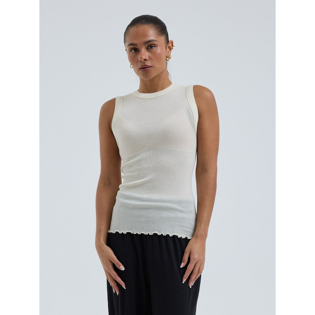 Seamless Basic tanktop i ull og silke i hvit – sømløs og myk undertøystopp for kvinner